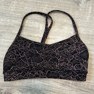 Lululemon sports bra